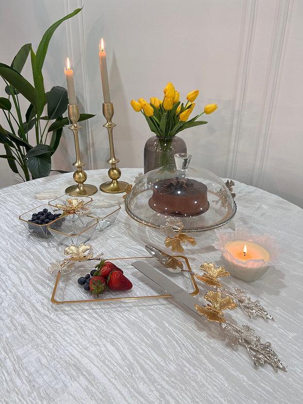 Butterfly cake stand with lid